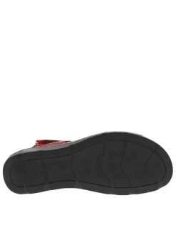 Nu-pieds en cuir rouges avec un talon semi-compensé et une bande auto-agrippante
