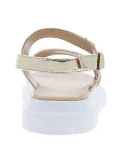 Nu-pieds en simili cuir doré à semelle plate et boucle à ardillon élastiquée