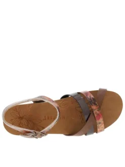 Nu-pieds marron à semelle compensée bas et à boucle à ardillon