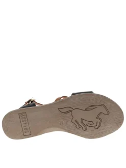 Nu-pieds noirs et camel à talon plat avec une boucle à ardillon