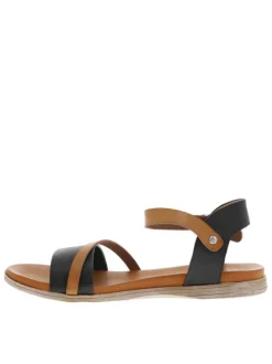 Nu-pieds noirs et marron avec détails métalliques argentés et boucle à ardillon