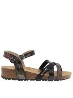 Nu-pieds noirs à semelle compensé bas avec une boucle à ardillon