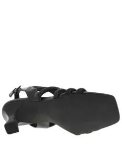 Nu-pieds noirs à talon entonnoir et à boucle à ardillon noire