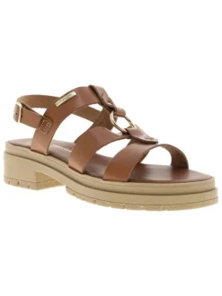 Nu-pieds tan en cuir avec un talon décroché bas et une boucle à ardillon