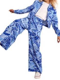 Pantalon bleu à motifs pourvu d'une coupe droite et d'une taille intermédiaire