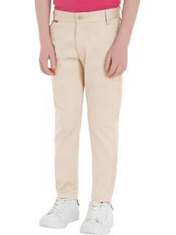 Pantalon chino en coton biologique mélangé beige avec une coupe slim