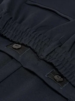 Pantalon Chino marine uni avec une coupe slim et liens à nouer