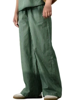 Pantalon en coton biologique vert à rayures avec une coupe large