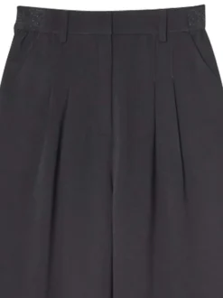 Pantalon noir uni avec une coupe droite et des passants pour la ceinture