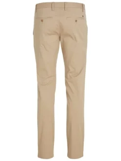 Pantalon Bleeker en coton beige uni avec une coupe chino et poches latérales