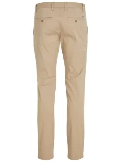 Pantalon Bleeker en coton beige uni avec une coupe chino et poches latérales