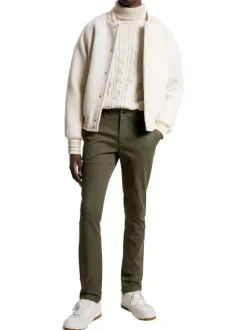 Pantalon Bleeker en coton kaki uni avec une coupe chino et des poches latérales