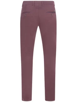 Pantalon bordeaux avec une coupe chino