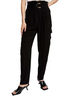Pantalon Cargo noir uni avec une coupe ample, poches cargo et ceinture à boucle