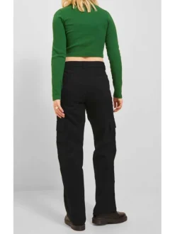 Pantalon Cargo noir uni avec une coupe regular fit et des poches arrières