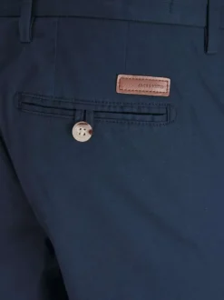 Pantalon Chino Ace en coton marine uni avec coupe slim et liens à la taille