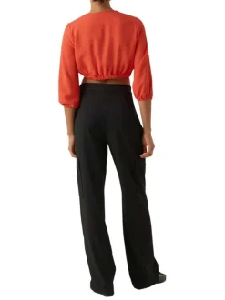 Pantalon chino avec une coupe regular fit et une taille intermédiaire