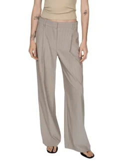Pantalon chino beige à rayures tennis avec une coupe longue et deux poches
