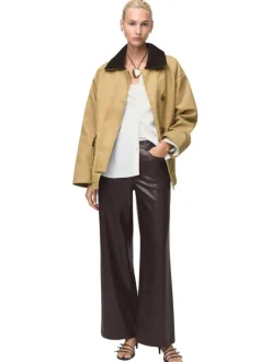 Pantalon chino bordeaux enduit à coupe bootcut avec 5 poches