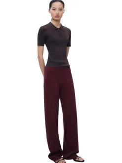 Pantalon Chino bordeaux en maille fine pourvu d'une coupe évasée