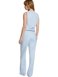 Pantalon chino ciel pourvu d'une fermeture par zip et bouton