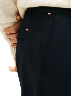 Pantalon chino Denton marine pourvu d'une coupe slim et de poches plaquées