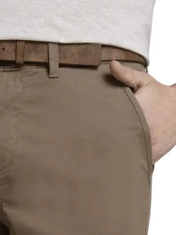 Pantalon Chino en coton beige uni avec une coupe slim et des poches arrières