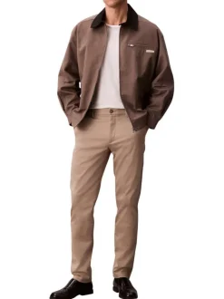 Pantalon chino en coton beige uni avec une coupe slim et 4 poches