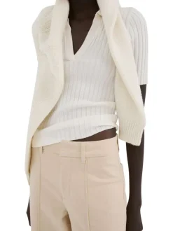 Pantalon chino en coton beige uni pourvu d'une coupe droite