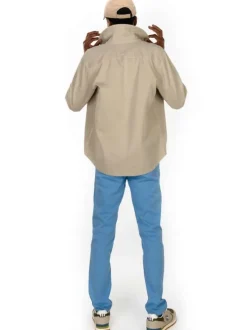 Pantalon chino en coton ciel uni avec une coupe slim et plusieurs poches