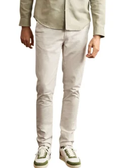 Pantalon chino en coton écru uni avec une coupe slim et un logo bleu brodé