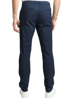 Pantalon chino en coton marine avec une coupe slim et une taille intermédiaire
