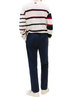 Pantalon chino en coton marine uni avec une coupe droite et un patch