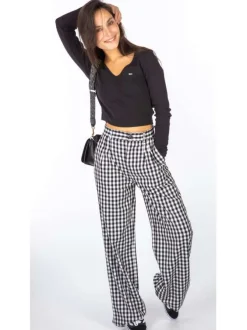 Pantalon Chino Hr Wide Leg Pant blanc vichy avec une coupe bootcut et des poches latérales