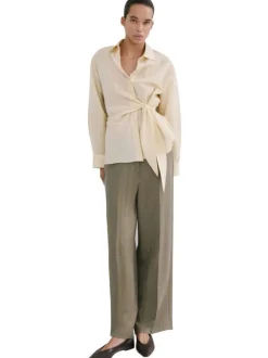 Pantalon chino kaki uni pourvu d'une coupe large et d'une taille haute