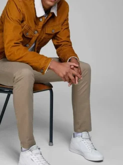 Pantalon chino Marco beige uni en coton avec une coupe slim et des poches