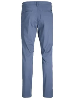 Pantalon chino Marco Bowie en coton mélangé bleu uni avec une coupe slim
