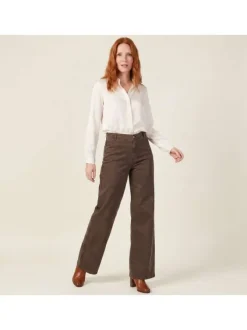 Pantalon chino marron à coupe ample pourvu d'une fermeture zippée et boutonnée