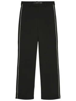 Pantalon chino noir uni avec une coupe bootcut et des passants pour ceinture