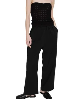 Pantalon chino noir uni avec une coupe droite et une taille élastiquée
