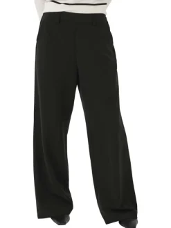 Pantalon Chino noir uni avec une coupe large et des passants pour ceinture