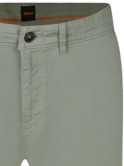 Pantalon Chino vert en coton avec une coupe ajustée et logo brodé