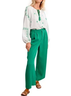 Pantalon chino vert uni avec une coupe bootcut et des passants