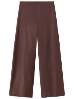Pantalon chocolat uni pourvu d'une coupe droite et d'une taile haute