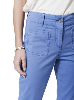 Pantalon en coton bleu avec une coupe regular fit et une taille intermédiaire