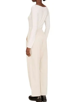 Pantalon en coton écru en velours côtelé avec une coupe droite