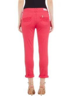 Pantalon en coton fuchsia avec une coupe slim et des poches en maille ajourée