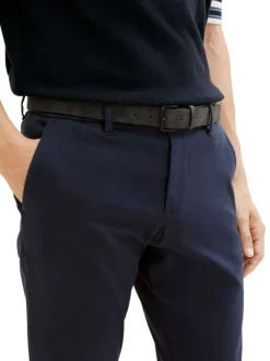 Pantalon en coton marine avec une ceinture à la taille et une coupe slim
