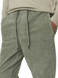 Pantalon en coton vert sauge en velours côtelé à coupe regular fit