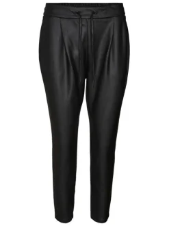 Pantalon en simili cuir noir uni avec une coupe droite